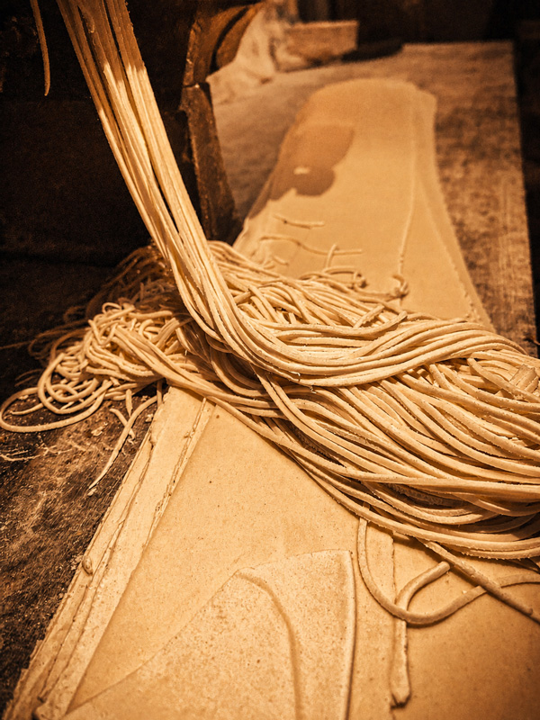 Fresh handmade noodles being prepared at Waroeng Mr. Mizo